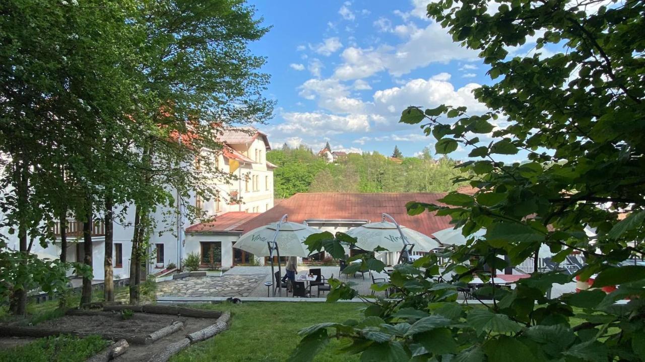 Uniqhotel Cesky Sternberk Extérieur photo