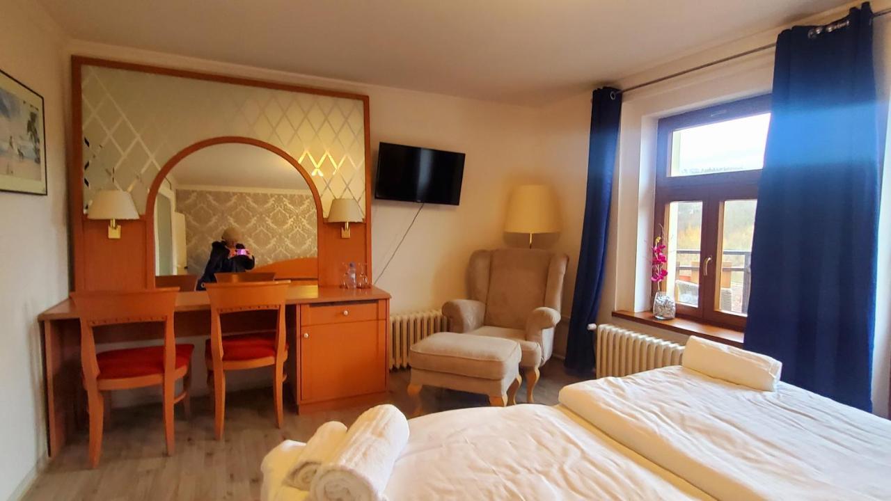 Uniqhotel Cesky Sternberk Extérieur photo
