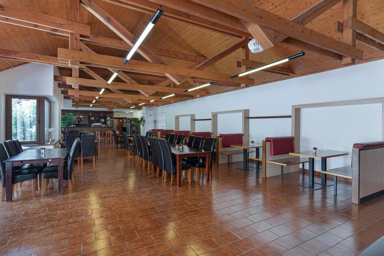 Uniqhotel Cesky Sternberk Extérieur photo