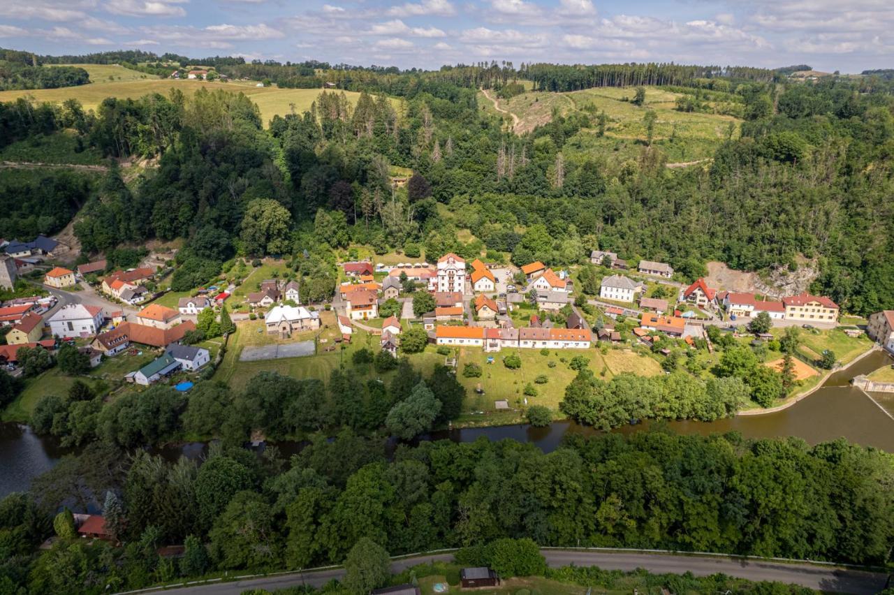 Uniqhotel Cesky Sternberk Extérieur photo