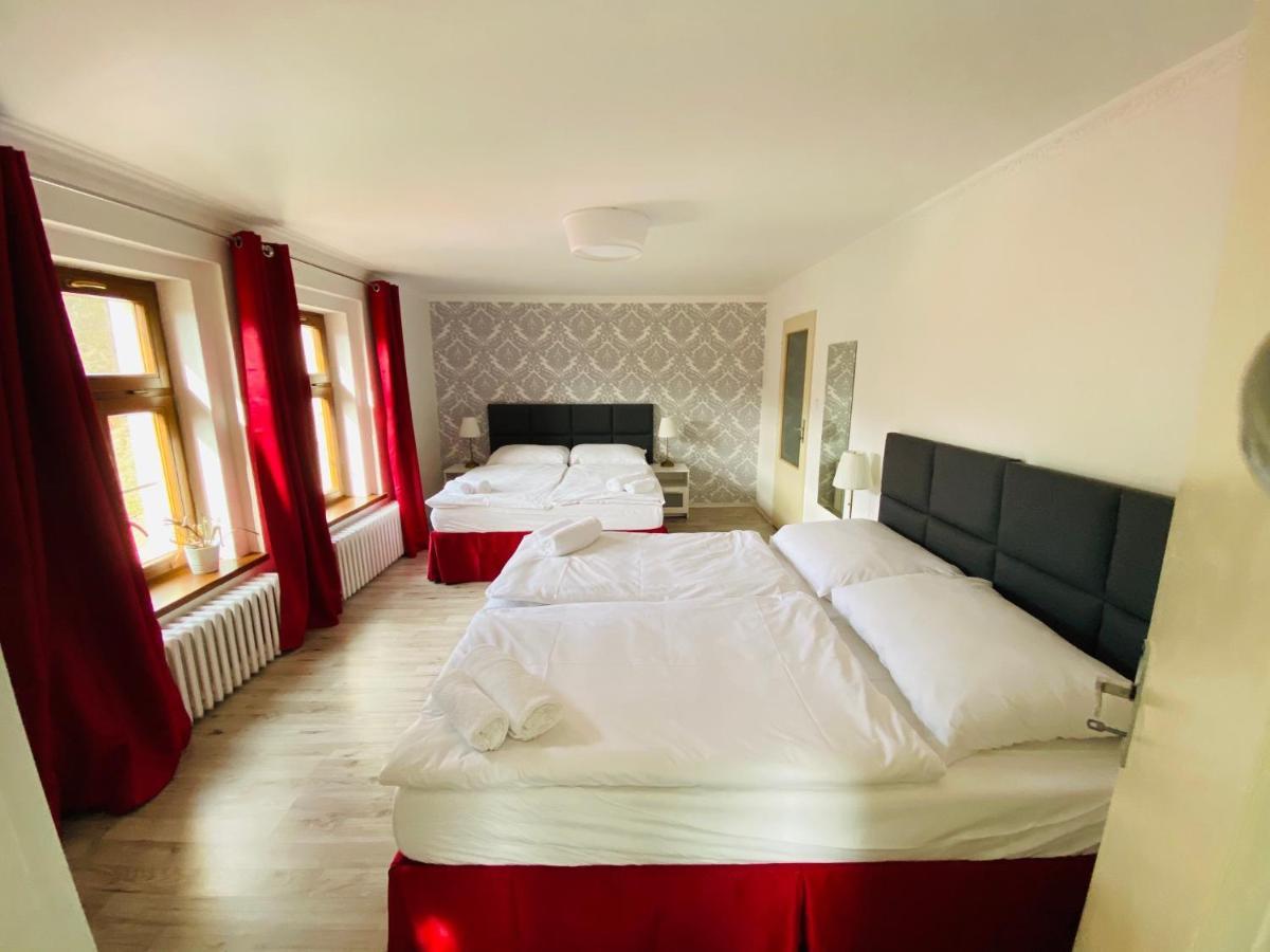 Uniqhotel Cesky Sternberk Extérieur photo