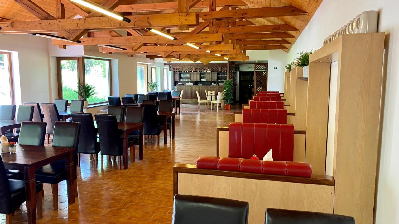 Uniqhotel Cesky Sternberk Extérieur photo